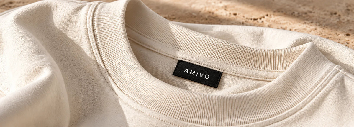 AMIVO oversized T-shirt neckline, neck label and fabric details